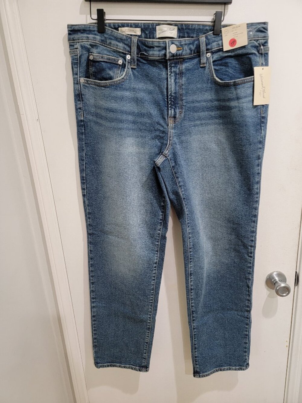 Women's 80's Slim Mid-Rise Ankle Length Pant - Universal Thread™ Dark Wash 17 Lo